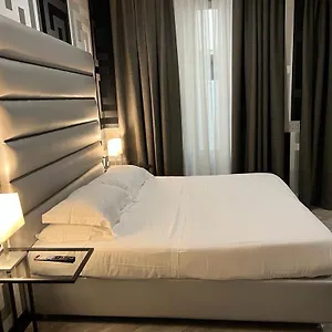 The One 3*, Florencia Italia
